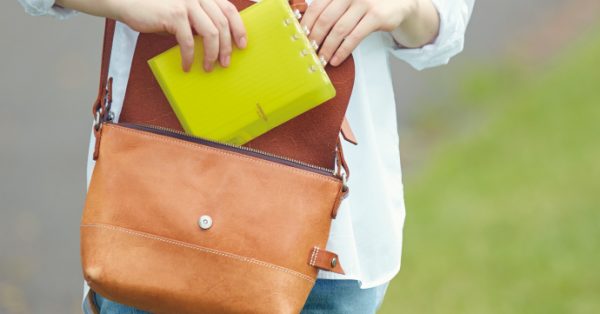 ワーキングママの新アイテム☆二つに折りたたんで持ち運べるリングノート♪【キングジム コンパックノート】