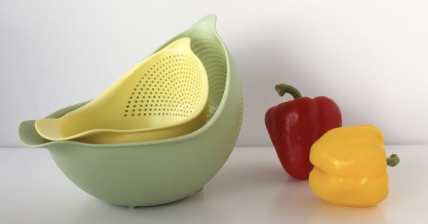 ザルとボウルが一体化！！洗い物とストレスが減る時短グッズ♪【マーナ トリの水切りボウル】