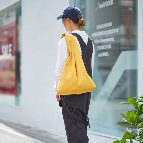 日本製のこだわりスウェード素材！『差し色バッグ』を持って出かけよう♪【OSKON（オスコン）】