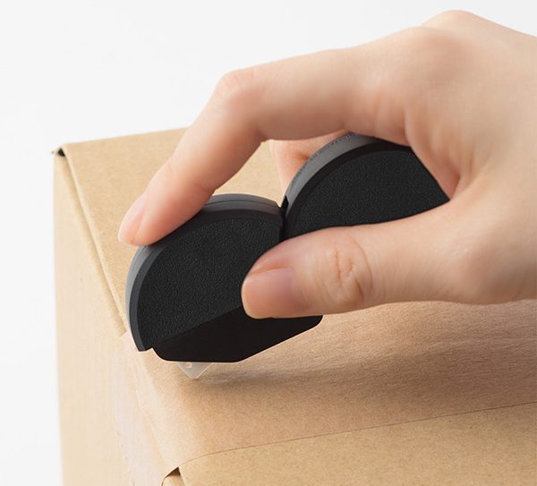 ダンボール開梱の必需品！！手のひらサイズのカッター【MIDORI ダンボールカッター】