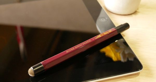 タブレット学習に大活躍 鉛筆のようなタッチペン【 三菱鉛筆　uniタッチペン】