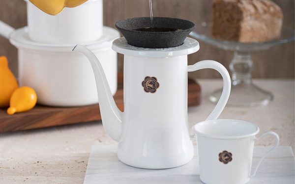おいしいコーヒーが飲める30年以上の人気を誇るポット♪【月兎 スリムポット1.2L  ホワイト】