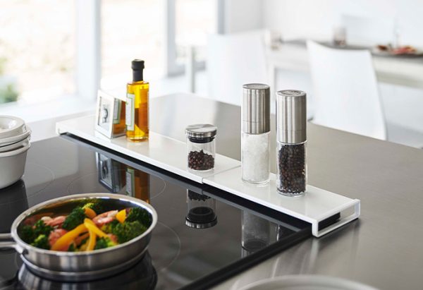 排気口の上が有効に使える♪【tower 伸縮排気口カバーフラットタイプ】