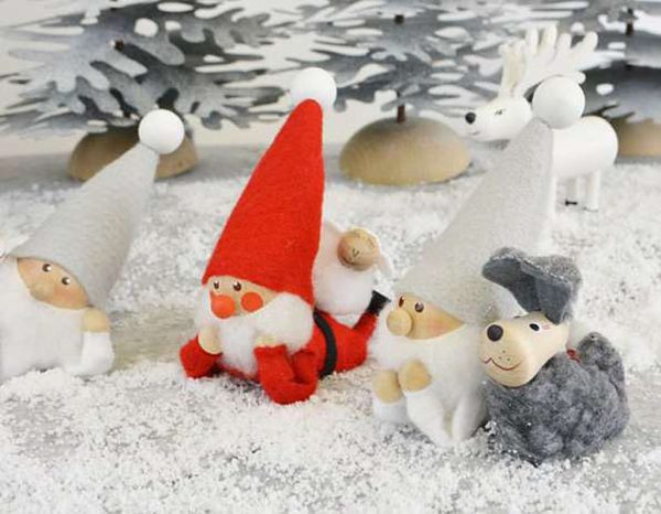 クリスマスを盛り上げてくれそう♪【ノルディカニッセ 寝転がるサンタ】