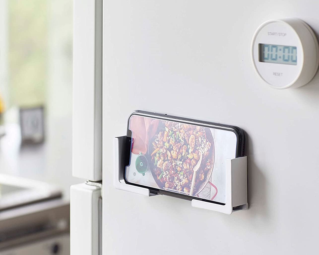 楽しみながらお料理できる♪山崎実業　tower マグネットタブレットホルダー