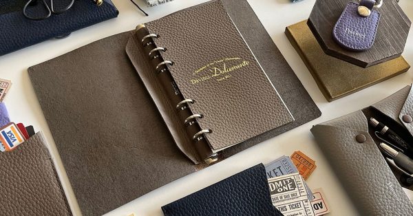 柔らかな質感の革を使用♪【レイメイ ドルチェメンテ手帳シリーズ】